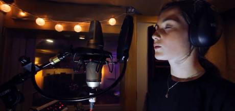 Sydney Irving - Now You're Back [OFFICIAL VIDEO]